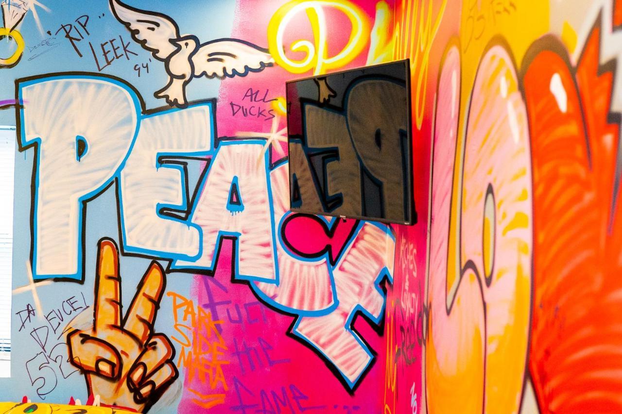 Art Deco Graffiti Suite Philadelphia Bagian luar foto